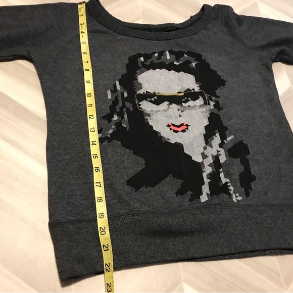 2 for $20 Women’s Sweatshirt. Large - Picture 3 of 5